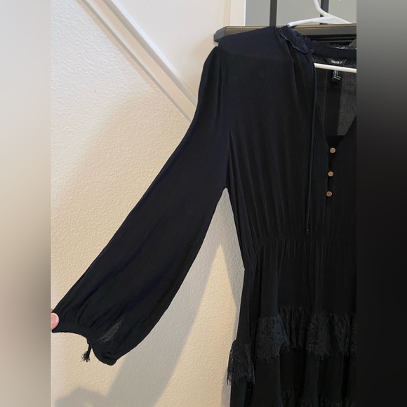 Forever 21 black boho lace trimmed dress size small - Picture 4 of 10